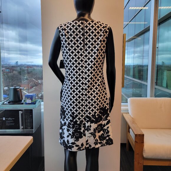 Gabby Skye Dress Black & White Keyhole Neck Floral Hem - Picture 3 of 8